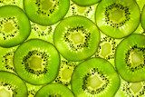 Saftige Kiwischeiben im grünen Glanz