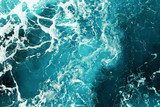 Tiefblaues Meer in Bewegung