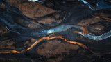Verwobene Wasserwege aus der Vogelperspektive