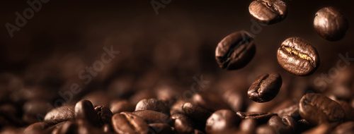 Dynamik in fliegenden Kaffeebohnen