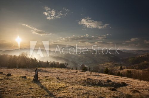Herbstliche Berglandschaft im Sonnenuntergang