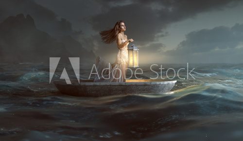 Leuchtende Nacht auf stürmischer See