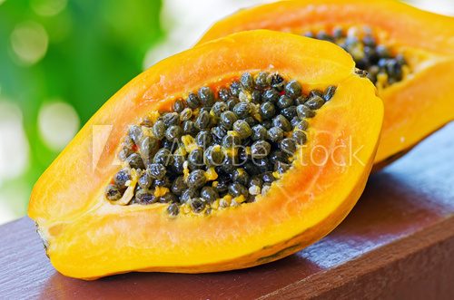 Sommerfrische Papaya-Komposition