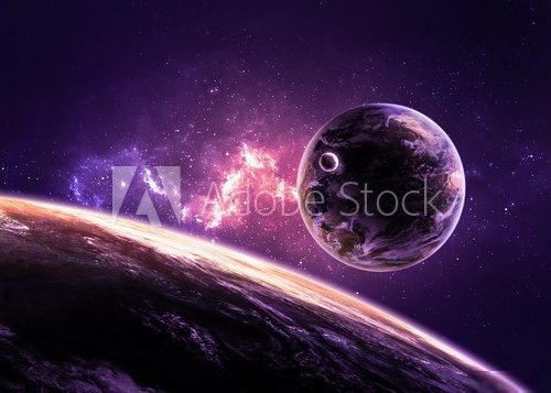 Sphärische Ruhe im lila Kosmos