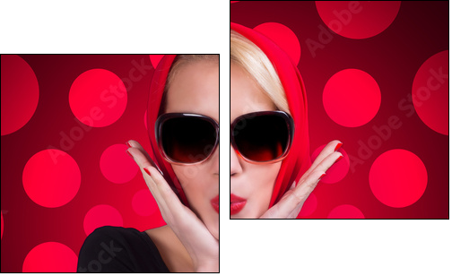Pin-up girl over red polka-dot background - Zweiteiliges Leinwandbild, Diptychon