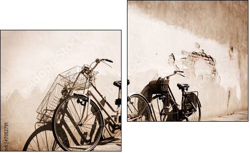 Italian old-style bicycles leaning against a wall  - Zweiteiliges Leinwandbild, Diptychon
