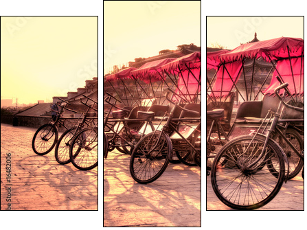 Xi'an / China  - Town wall with bicycles - Dreiteiliges Leinwandbild, Triptychon