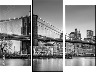 Brooklyn bridge and New York City Manhattan downtown skyline at dusk with skyscrapers illuminated over East River panorama. Panoramic composition. - Dreiteiliges Leinwandbild, Triptychon