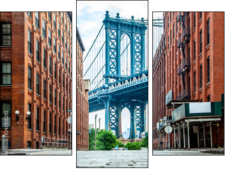 Manhattan Bridge between Manhattan and Brooklyn over East River seen from a narrow alley enclosed by two brick buildings on a sunny day in Washington street in Dumbo, Brooklyn, NYC - Dreiteiliges Leinwandbild, Triptychon
