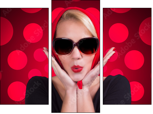 Pin-up girl over red polka-dot background - Dreiteiliges Leinwandbild, Triptychon