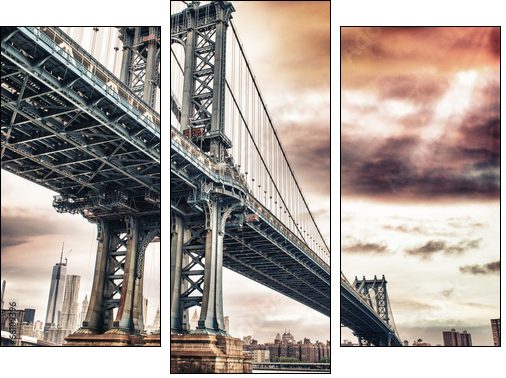 Dusk colors of the sky over magnificent Manhattan Bridge - Dreiteiliges Leinwandbild, Triptychon