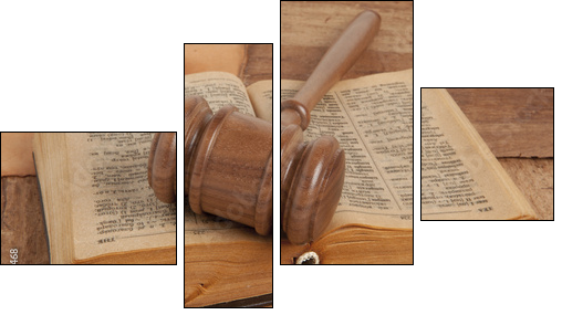 Wooden gavel and books - Vierteiliges Leinwandbild, Viertychon