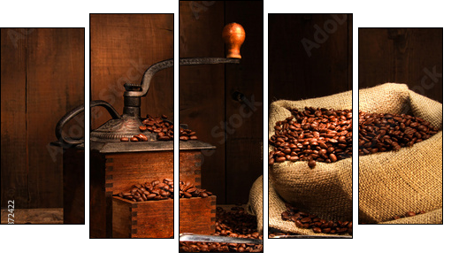 Antique coffee grinder with beans - Fünfteiliges Leinwandbild, Pentaptychon
