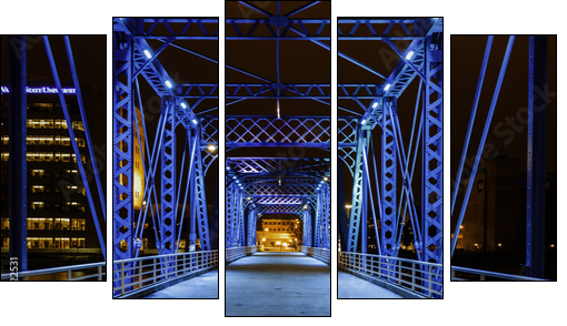 The Magical Blue Bridge - Fünfteiliges Leinwandbild, Pentaptychon