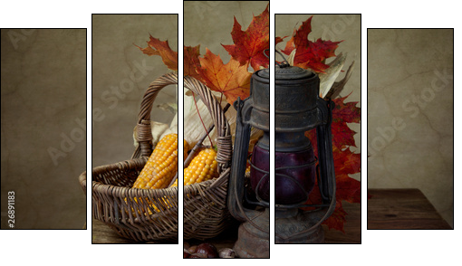 Herbstliches Stilleben mit Petroleumlampe und Mais in Weidenkorb - Fünfteiliges Leinwandbild, Pentaptychon