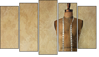 Antique dress form and chair with vintage feeling - Fünfteiliges Leinwandbild, Pentaptychon