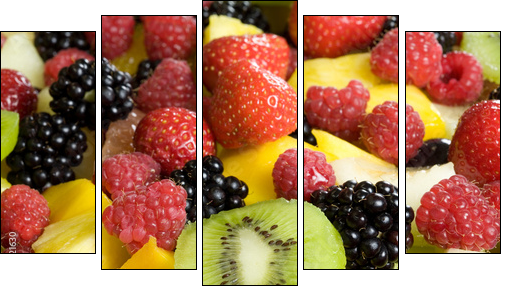 Delicious fruit salad served in a bowl - Fünfteiliges Leinwandbild, Pentaptychon