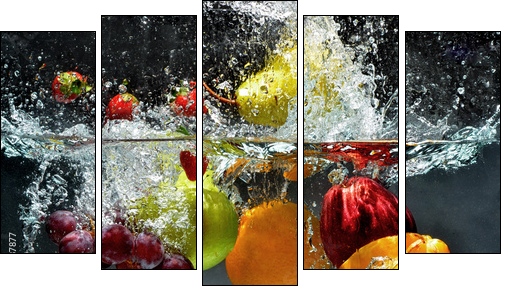 Fruit and vegetables splash into water - Fünfteiliges Leinwandbild, Pentaptychon