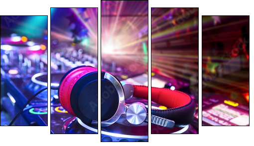 Dj mixer with headphones - Fünfteiliges Leinwandbild, Pentaptychon