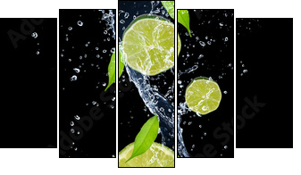 Limes in water splash, isolated on black background - Fünfteiliges Leinwandbild, Pentaptychon