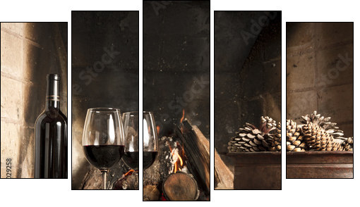 Copas de vino y botella de vino tinto, mano, brindis - Fünfteiliges Leinwandbild, Pentaptychon