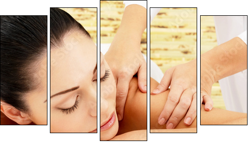 Woman having massage of shoulder in spa salon - Fünfteiliges Leinwandbild, Pentaptychon