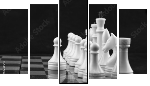 Chess white on black - Fünfteiliges Leinwandbild, Pentaptychon