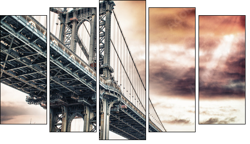Dusk colors of the sky over magnificent Manhattan Bridge - Fünfteiliges Leinwandbild, Pentaptychon