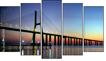 Vasco da Gama bridge panorama at dusk - Fünfteiliges Leinwandbild, Pentaptychon
