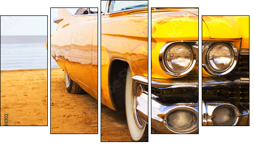Classic yellow flame painted Cadillac at beach - Fünfteiliges Leinwandbild, Pentaptychon