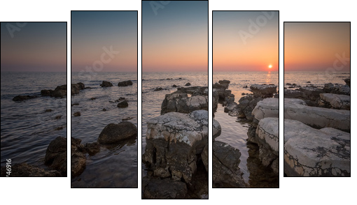 Sunset Over the Sea with Rocks in Foreground - Fünfteiliges Leinwandbild, Pentaptychon
