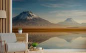 Ruhe-gespiegelt-im-bergsee-fur-salon-fototapeten-demur